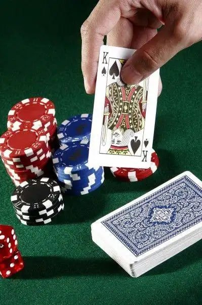 Visualisasi permainan kasino langsung seperti baccarat dan roulette di 200m